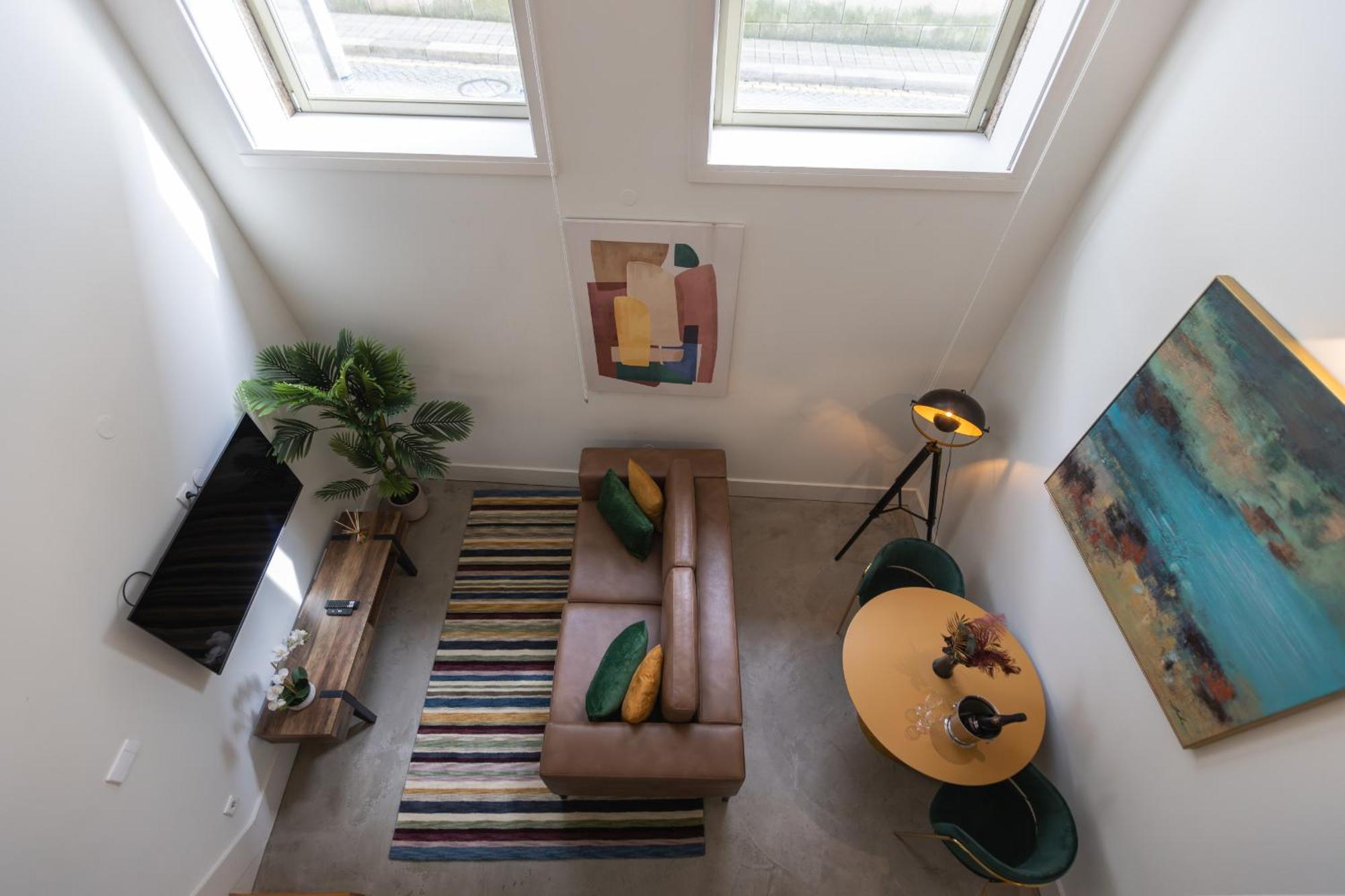 Industrial Cozy Loft Downtown Apartment *
